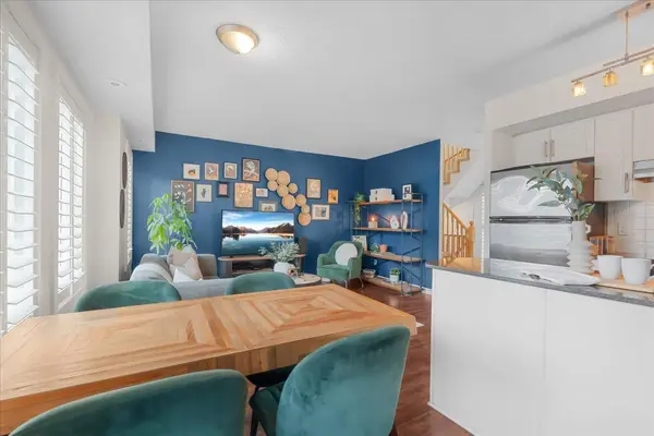 9 Windermere AVE #Th92, Toronto W01, ON M6S 5A4