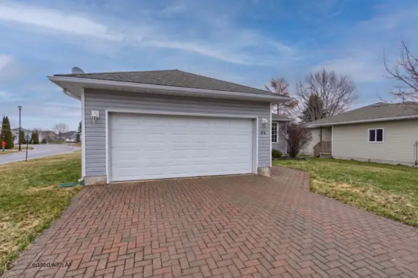 94 Sandbanks CT, Prince Edward County, ON K0K 3L0