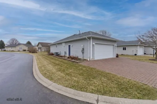 94 Sandbanks CT, Prince Edward County, ON K0K 3L0
