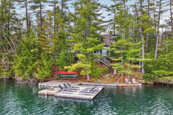 1069 Ridge RD, Muskoka Lakes, ON P0C 1M0