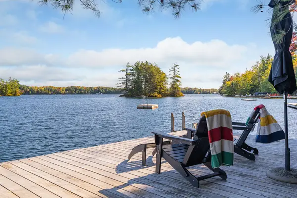 1069 Ridge RD, Muskoka Lakes, ON P0C 1M0