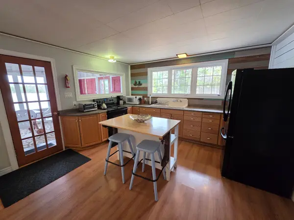 952 Siberia RD, Madawaska Valley, ON K0J 1B0