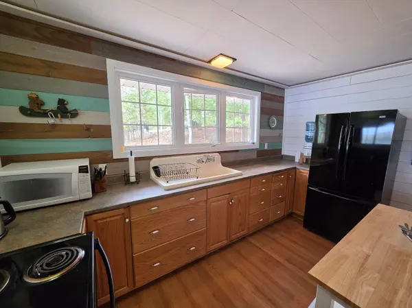 952 Siberia RD, Madawaska Valley, ON K0J 1B0