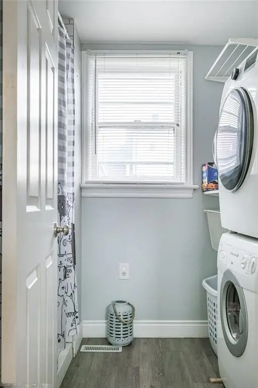 1125 Cannon ST E, Hamilton, ON L8L 2J7