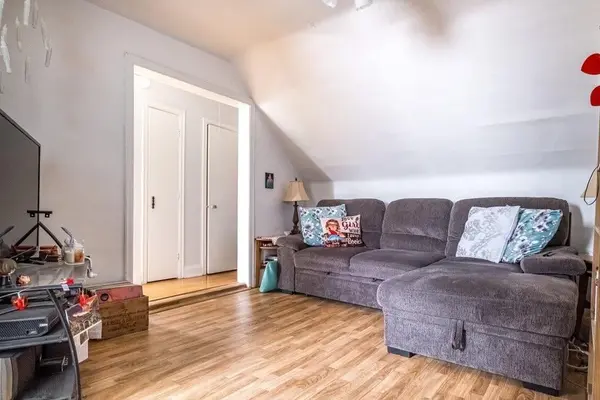 1125 Cannon ST E, Hamilton, ON L8L 2J7