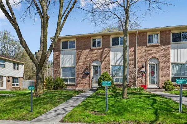 165 Green Valley DR #14, Kitchener, ON N2P 1K3