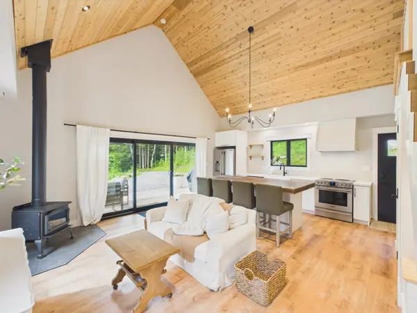 622 Fish Lake RD, Huntsville, ON P1H 2J6