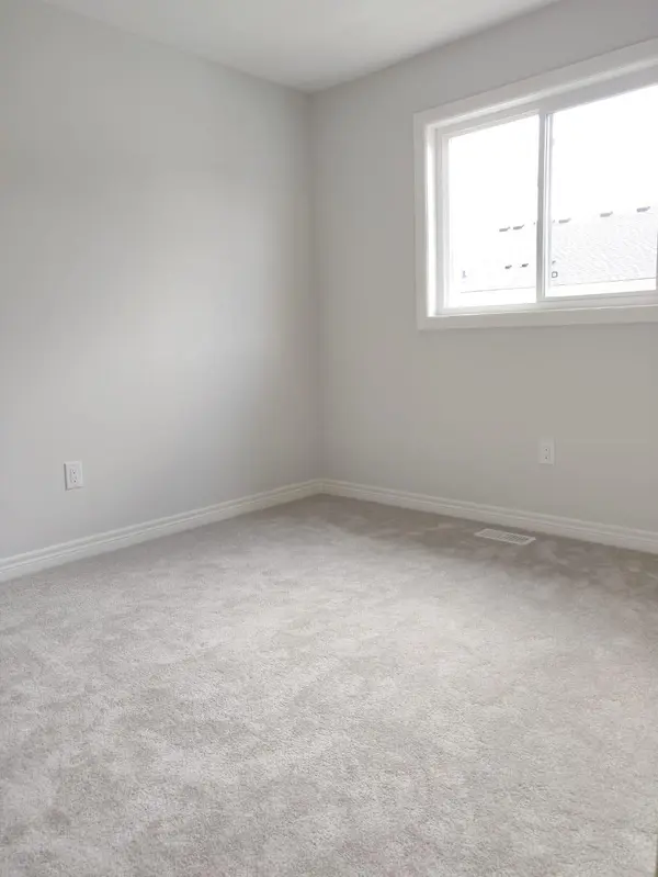 116 JUNEBERRY RD, Thorold, ON L2V 0H8