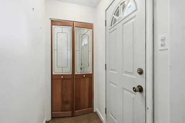 34 Eaton PL, Hamilton, ON L8H 1N7
