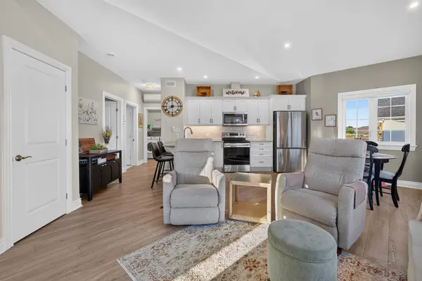 52 Lowry PL, Loyalist, ON K7N 0E2