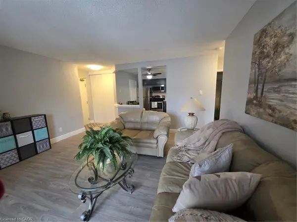 565 Greenfield AVE #106, Kitchener, ON N2C 2P3