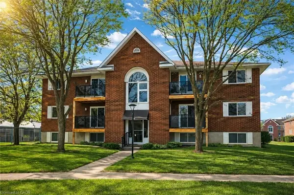 565 Greenfield AVE #106, Kitchener, ON N2C 2P3