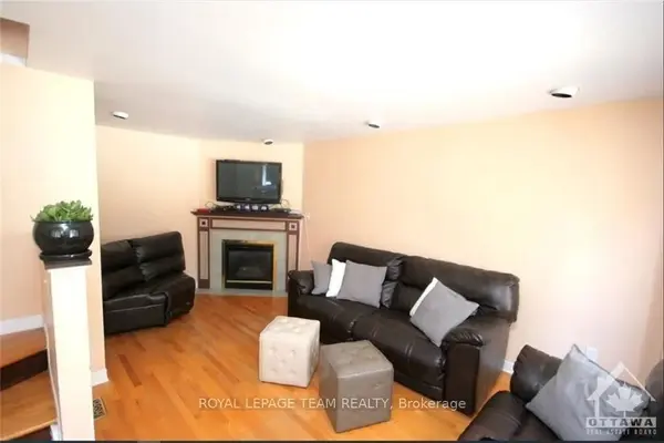 376 Lisgar ST, Ottawa Centre, ON K2P 2J3