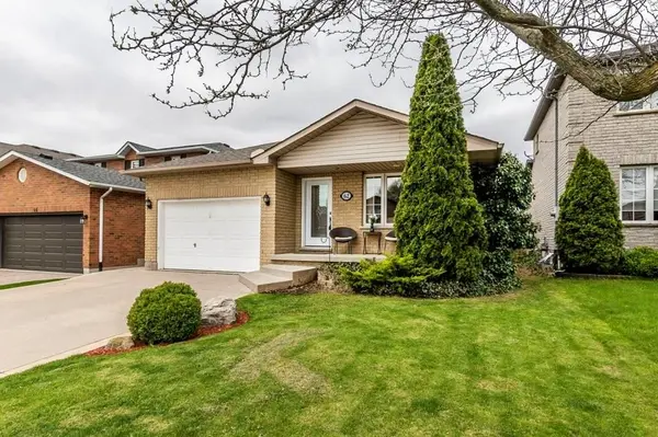 62 Spadara DR, Hamilton, ON L9B 2K3