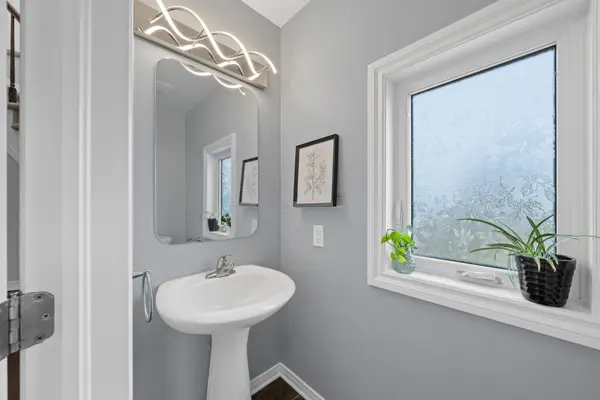 348 Brigitta ST, Kanata, ON K2S 0H9