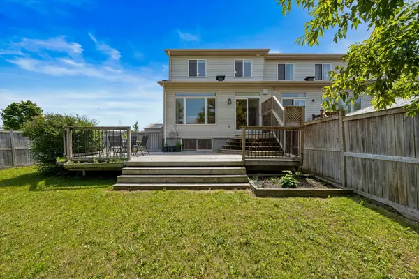 348 Brigitta ST, Kanata, ON K2S 0H9
