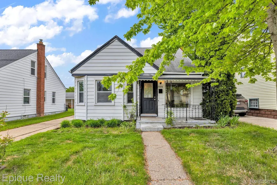 21850 BRITTANY AVE, Eastpointe, MI 48021