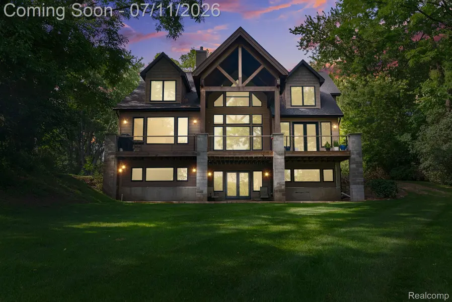 11590 Sumpter DR, Green Oak Township, MI 48178