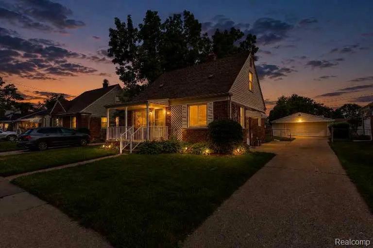 23254 Nona ST, Dearborn, MI 48124