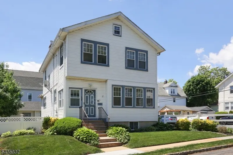 17 Wellesley St, Maplewood Twp., NJ 07040