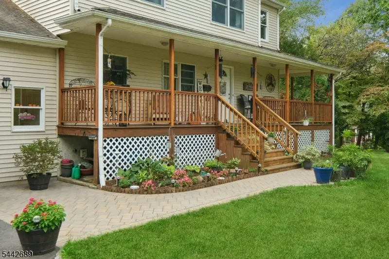 158 Maple St, New Providence Boro, NJ 07974