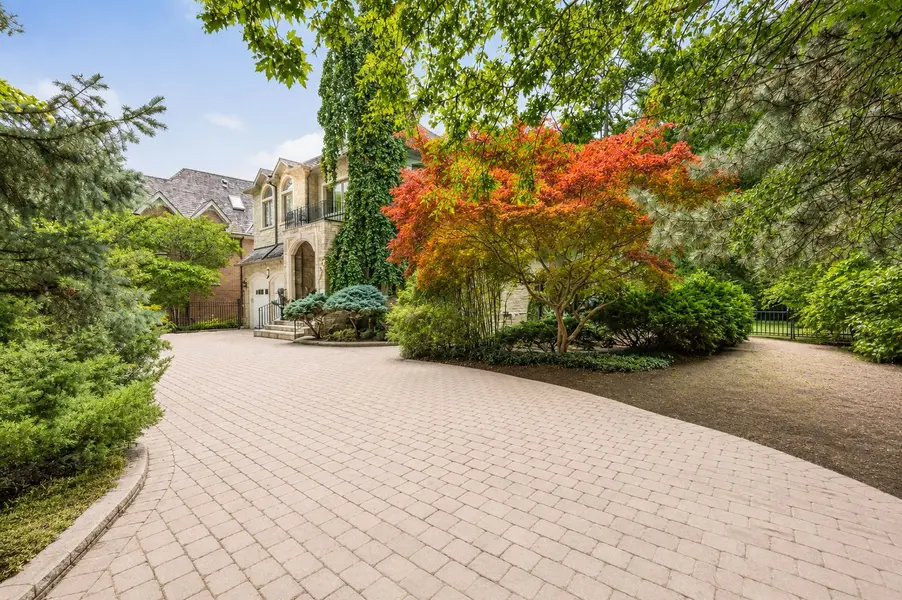 1 Knightswood RD, Toronto C12, ON M4N 2G9
