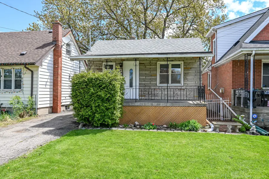 584 WATERLOO ST, Hamilton, ON L8H 6V5