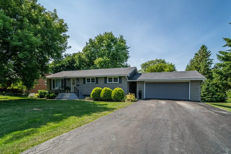 63 River RD, Greater Napanee, ON K7R 3H3