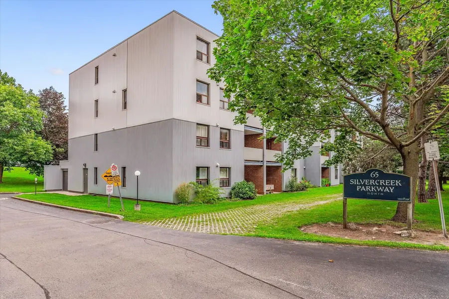 65 Silvercreek Pkwy N #404, Guelph, ON N1H 7R9