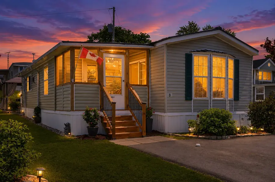 9 Poplar DR, Otonabee-south Monaghan, ON K0L 2G0