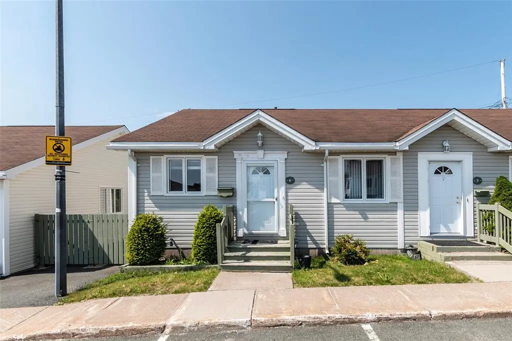 6 Key West Court, St. John's, NL A1E 5Z7