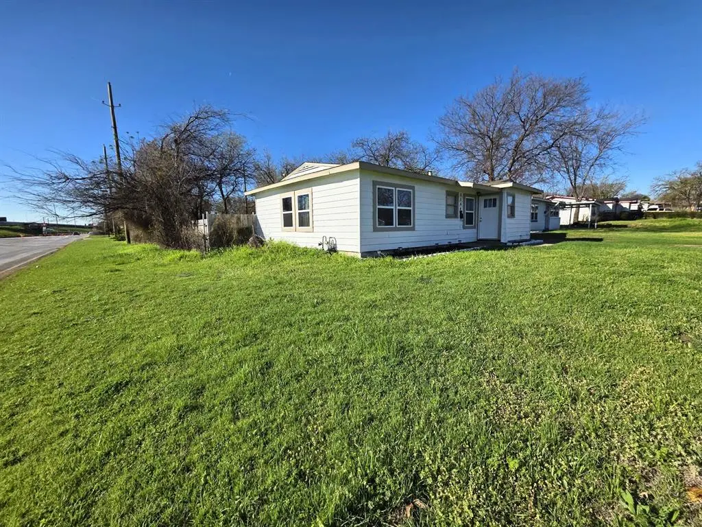 6044 Prothrow Street, Fort Worth, TX 76112