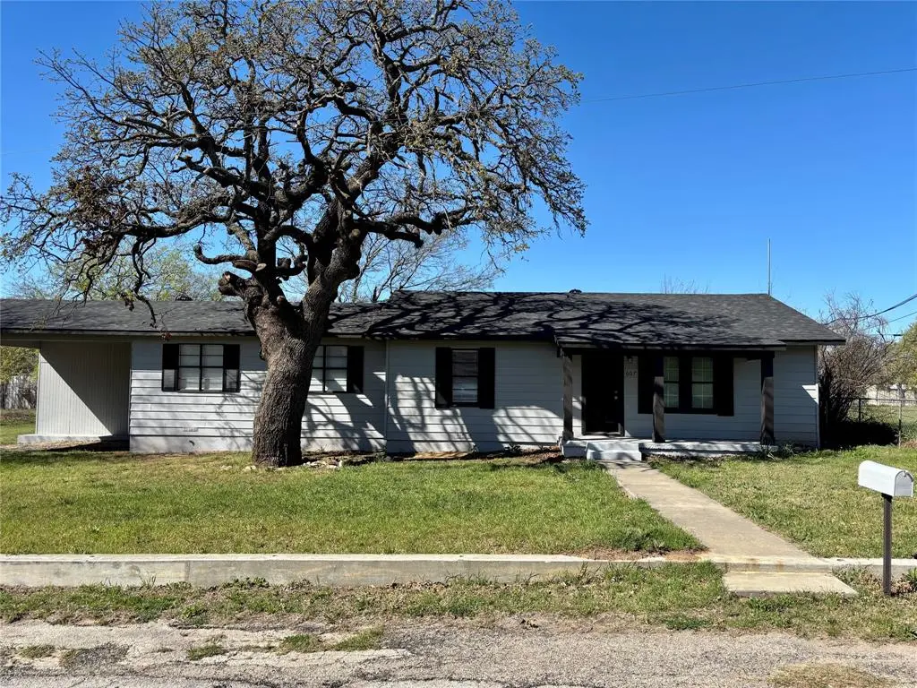 607 Baylor Street, Nocona, TX 76255