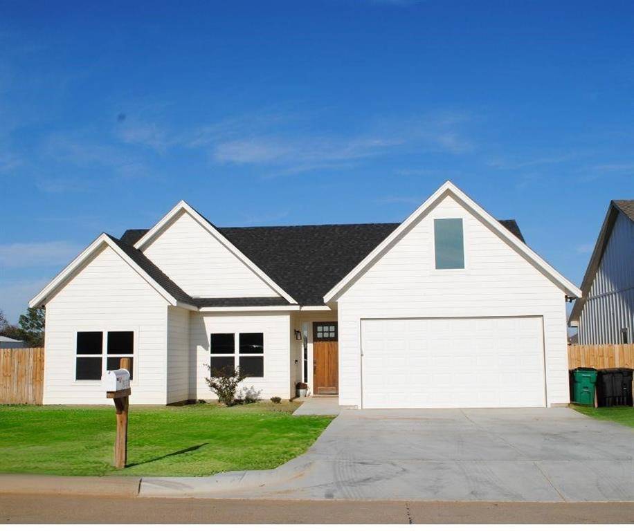 9221 Parkview, Tolar, TX 76476