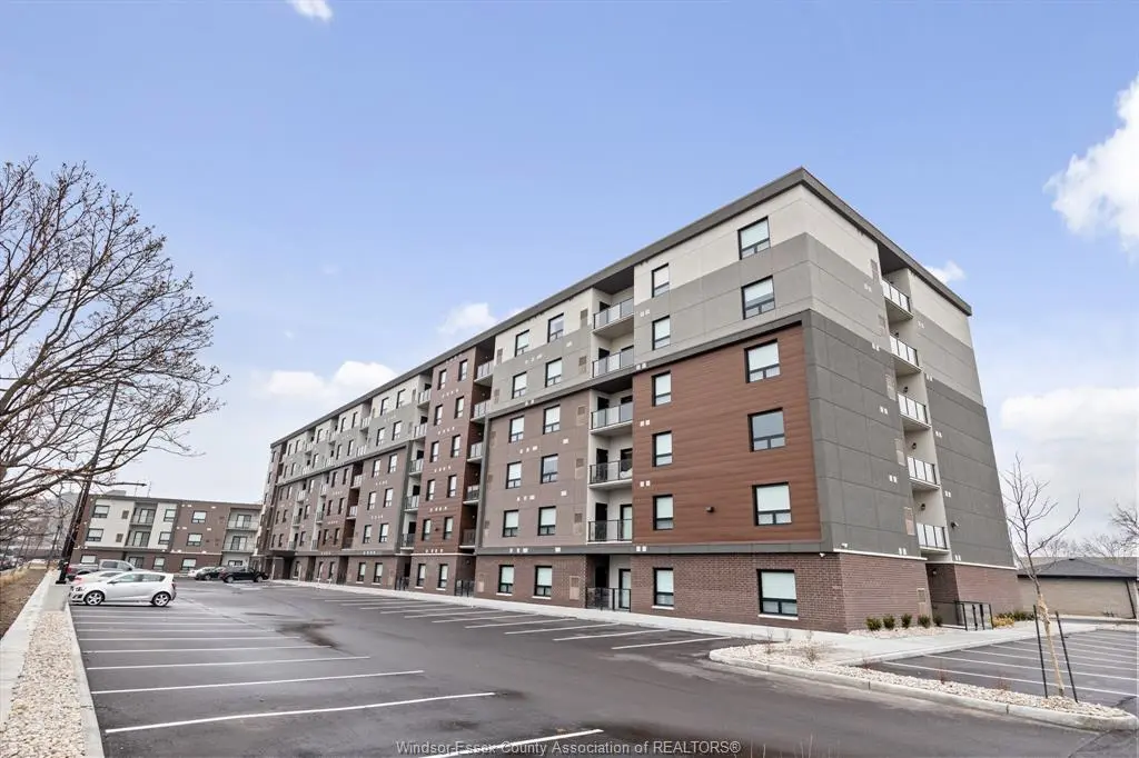 11870 TECUMSEH Road East #303, Tecumseh, ON N8N 0J5