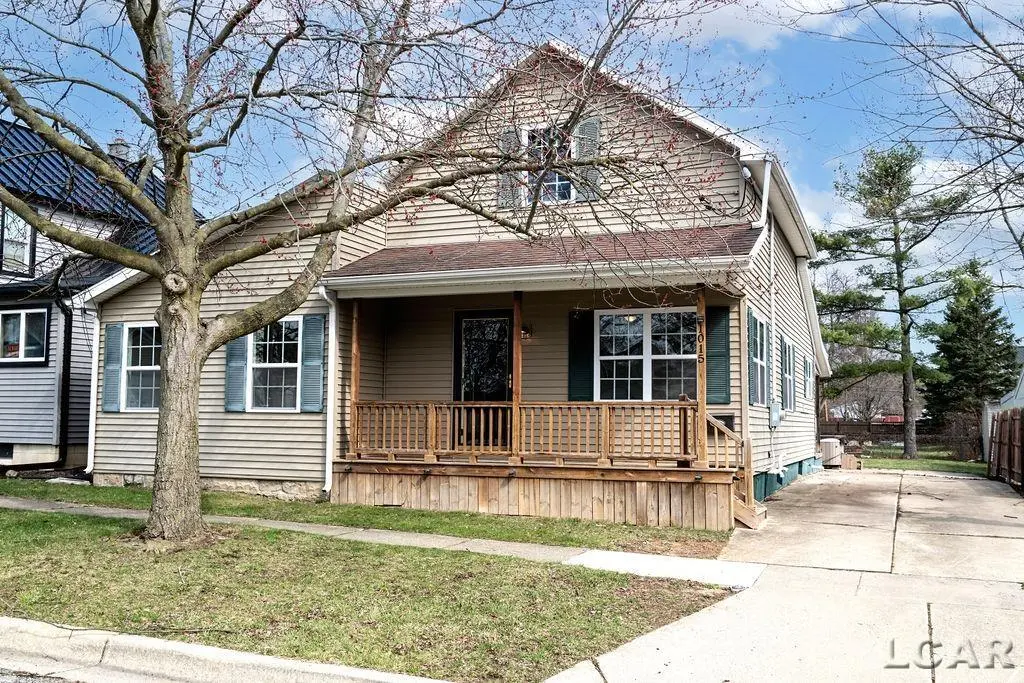 1015 E Hunt RD, Adrian, MI 49221