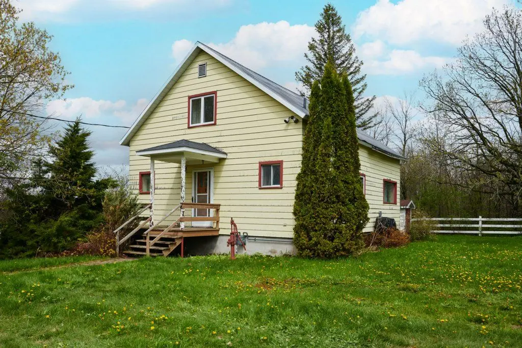 1270 County 34 RD, North Glengarry, ON K0B 1E0