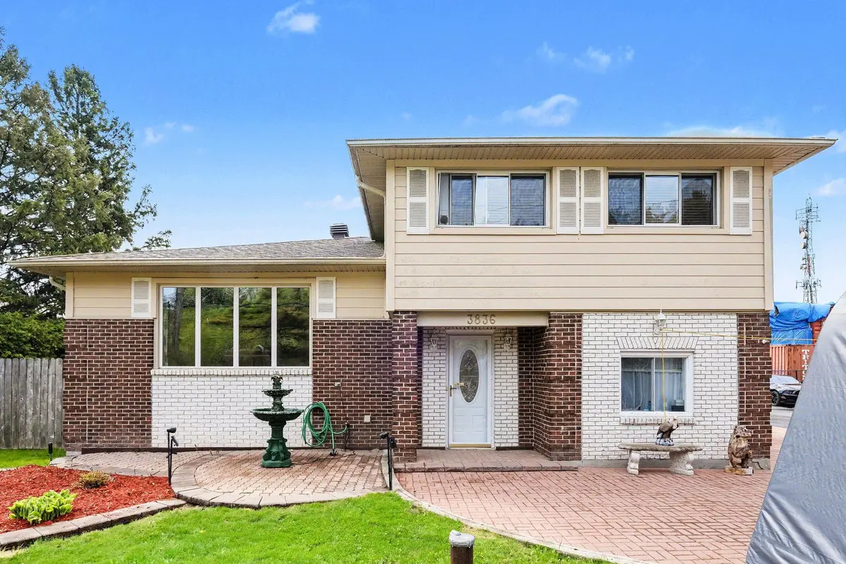 3836 Leitrim RD, Leitrim, ON K1G 3N4