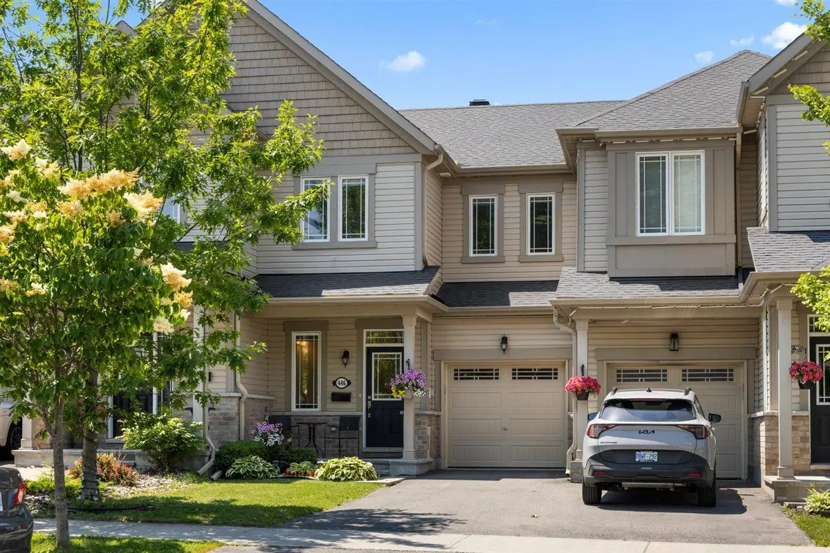 446 Meadowbreeze DR, Kanata, ON K2M 0L1