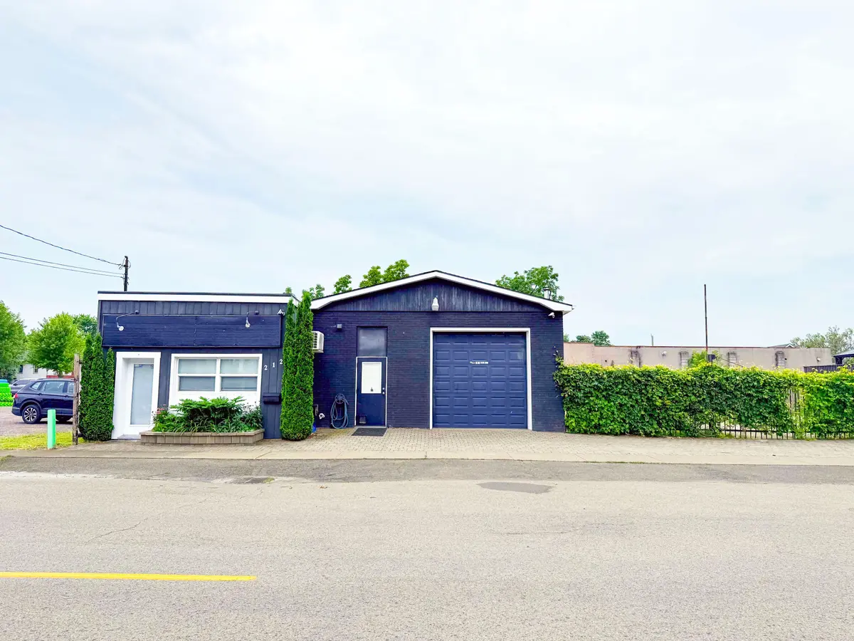 212 Mellanby AVE, Port Colborne, ON L3K 2L9