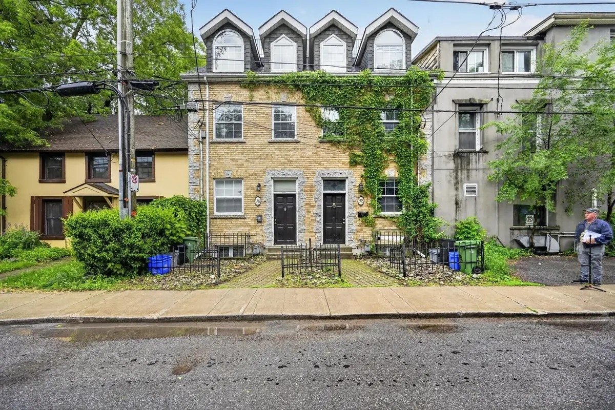 96 William ST, Kingston, ON K7L 2C5