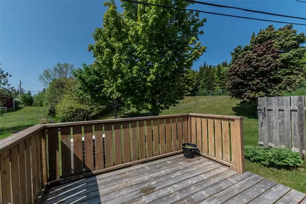 6 Key West Court, St. John's, NL A1E 5Z7
