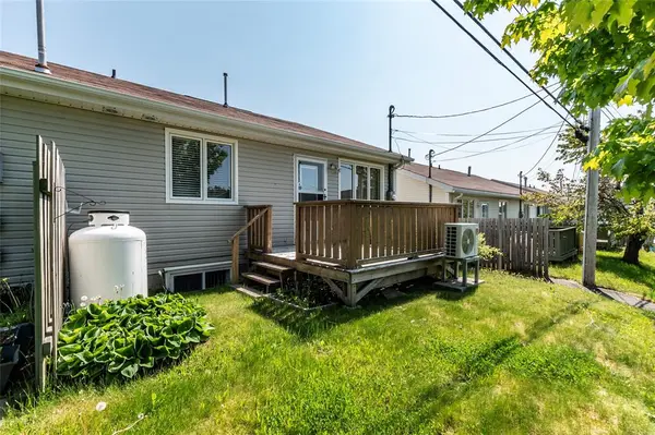 6 Key West Court, St. John's, NL A1E 5Z7
