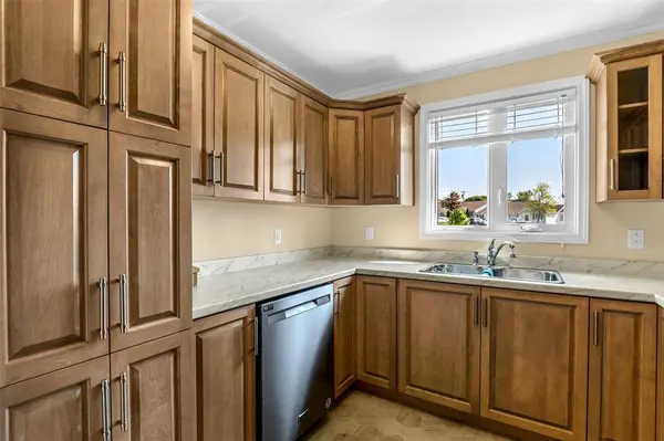 6 Key West Court, St. John's, NL A1E 5Z7