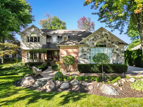 14165 BOURNEMUTH DR, Shelby Twp, MI 48315