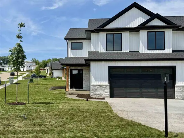 1403 Legend Dr, Tiffin, IA 52340