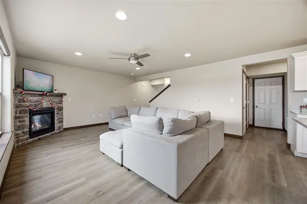 3305 Loethen Ln, Coralville, IA 52241