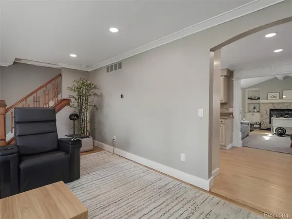 1323 Ruffner AVE, Birmingham, MI 48009