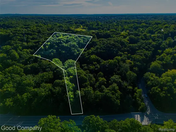 4575 Orion RD, Oakland Charter Township, MI 48307