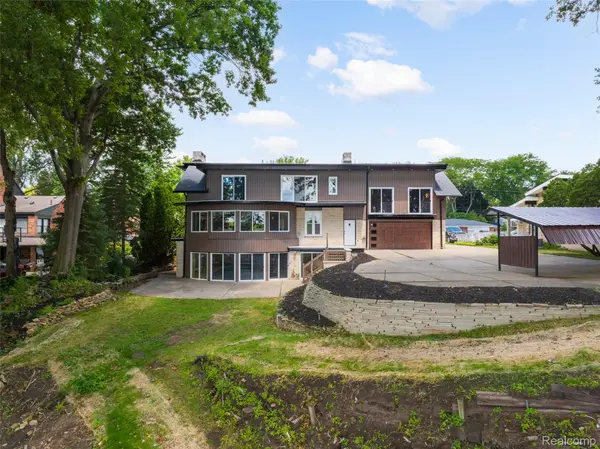 44429 Harmony LN, Van Buren Charter Township, MI 48111